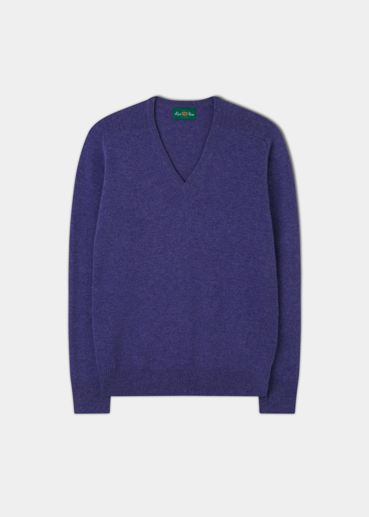 Jersey de lana de cordero con cuello en V para hombre en color morado - Corte clásico