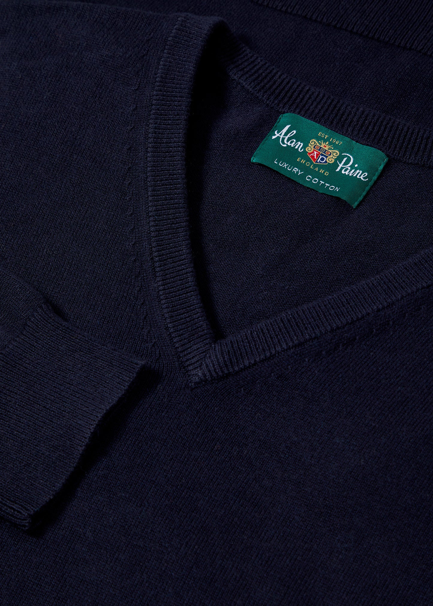 Alan Paine cotton cashmere v-neck jumper in dark navy